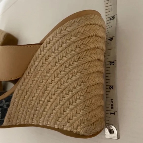 LV . Monogram Denim and Leather Espadrilles . 38 - Picture 15 of 15